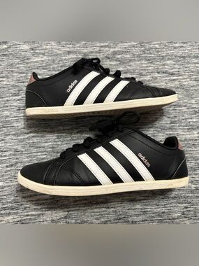 Adidas Coneo Sneakers Girls Size 6